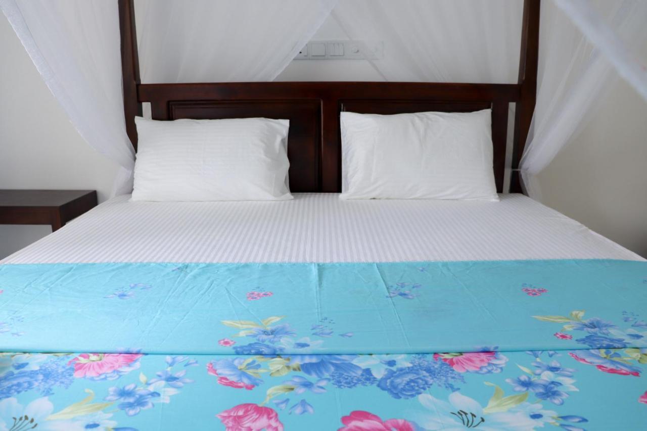 Sakura Calm Rest Bed and Breakfast Mirissa Buitenkant foto